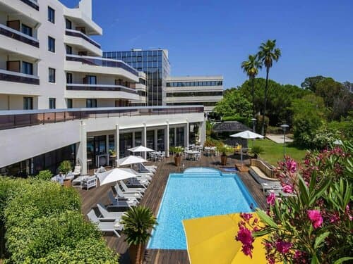 Внешний вид отеля Отель Mercure Hyeres Centre