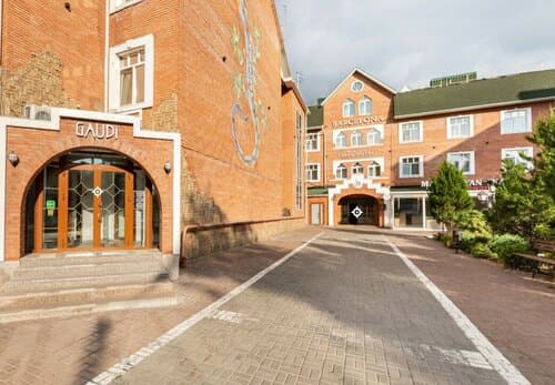 Внешний вид отеля Барселона	 в Ульяновске