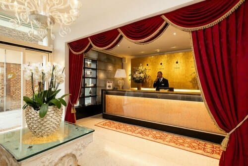 Внешний вид отеля Hotel A La Commedia
