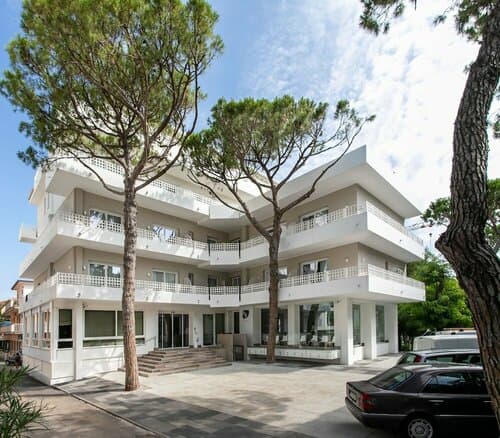 Внешний вид отеля Hotel Greif в Езоле