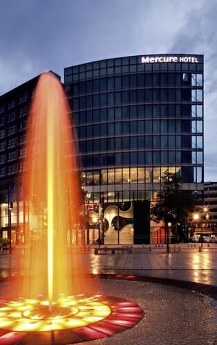 Внешний вид отеля Mercure Clermont Ferrand Centre Jaude в Клермон-Ферране