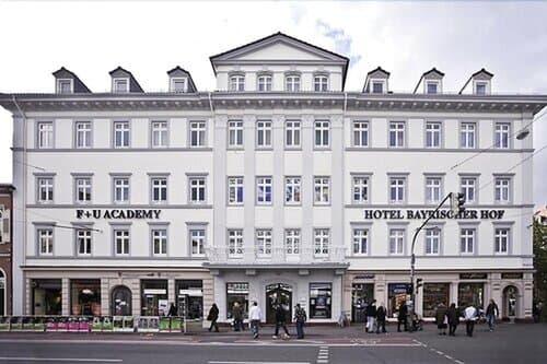 Внешний вид отеля Hotel Bayrischer Hof в Гейдельберге
