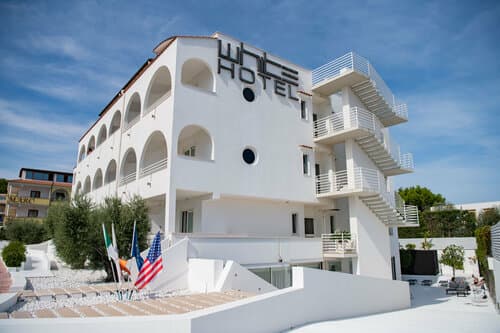 Внешний вид отеля White Hotel