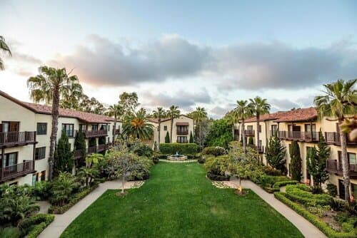 Внешний вид отеля Estancia La Jolla Hotel & SPA в Сан-Диего