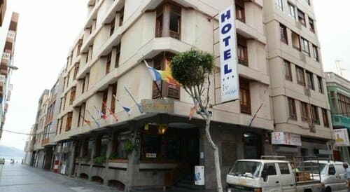 Внешний вид отеля Occidental Las Canteras в Лас-Пальмас-де-Гран-Канарии