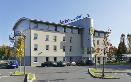 Внешний вид отеля First Inn Hotel Les Ulis