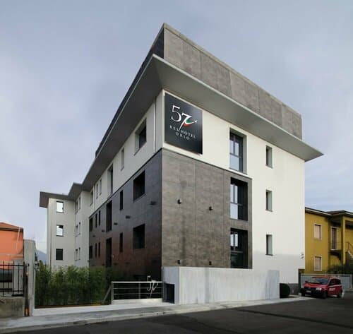 Внешний вид отеля 57 Reshotel в Орьо але Серио