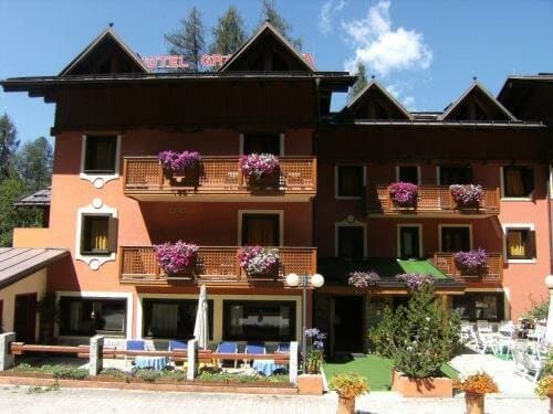 Внешний вид отеля Hotel Gran Baita