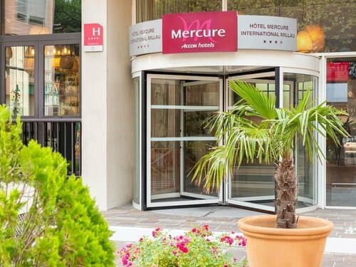 Внешний вид отеля Mercure Millau Hotel