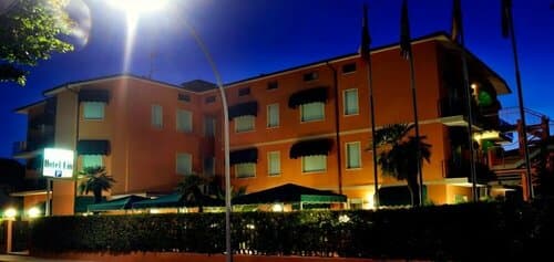 Внешний вид отеля Hotel Liu