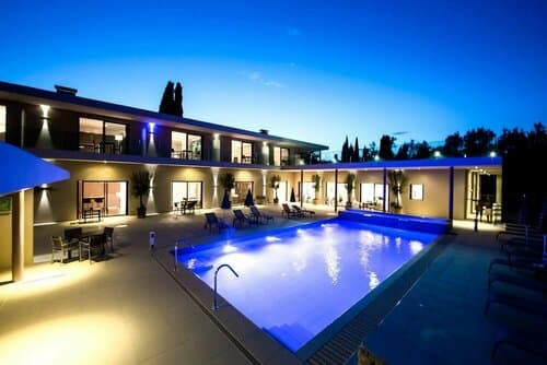 Внешний вид отеля Seventeen Hotel