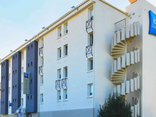 Внешний вид отеля Ibis budget Hyères Centre Ville в Йере