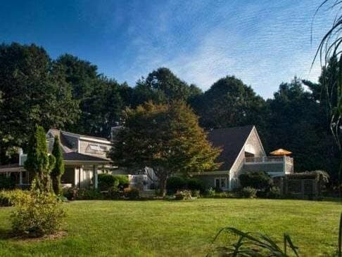 Внешний вид отеля Abbey's Lantern Hill Inn