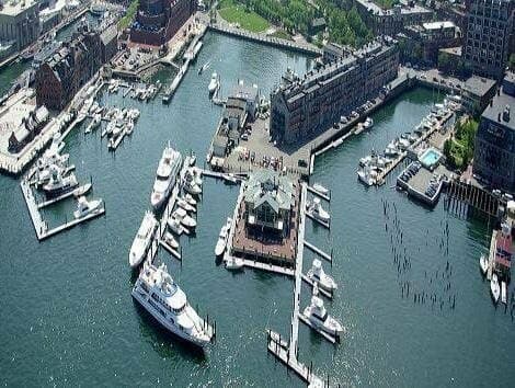 Внешний вид отеля Boston Yacht Haven Inn & Marina