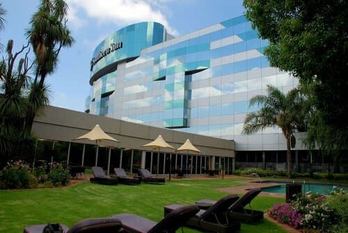 Внешний вид отеля Southern Sun O. R. Tambo International Airport