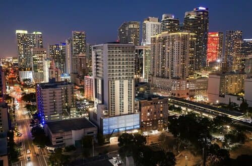 Внешний вид отеля Hotel Indigo Miami Brickell в Майами