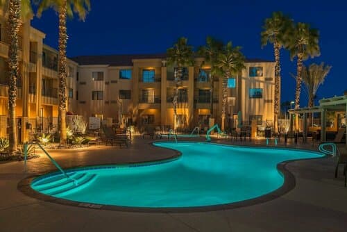 Внешний вид отеля Courtyard Palm Desert by Marriott
