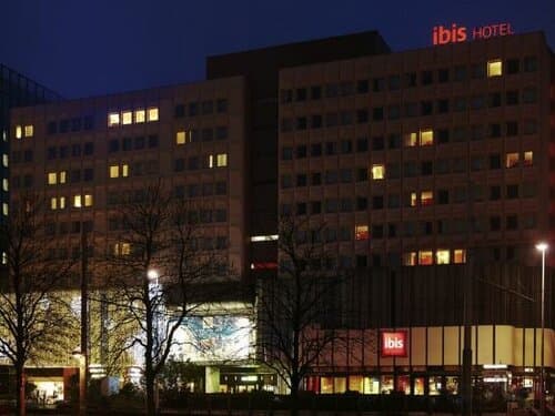Внешний вид отеля Hotel ibis Strasbourg Centre Halles в Трибунал-Гар-Порте де Ширмеке