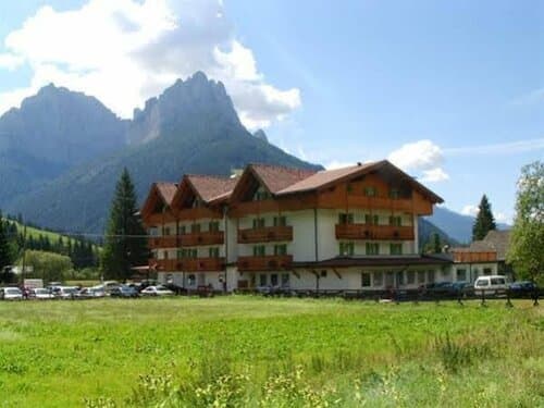 Внешний вид отеля X Alp Hotel в Сан-Джованни ди Фассе - Сене Яне