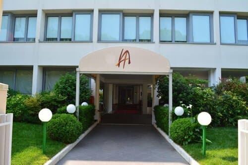Внешний вид отеля Hotel Alfieri в Сирмионе