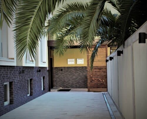 Внешний вид отеля Шанти Палас в Адлере