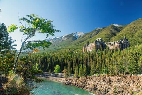 Внешний вид отеля Fairmont Banff Springs
