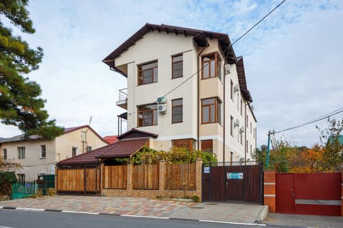 Внешний вид отеля ЮгРа в Магилате