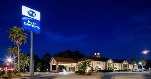 Внешний вид отеля Best Western Bayou Inn & Suites