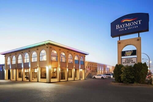 Внешний вид отеля Baymont by Wyndham Medicine Hat