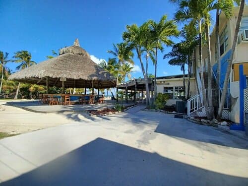 Внешний вид отеля Coconut Cove Resort and Marina в Исламораде