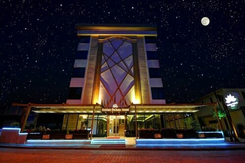 Внешний вид отеля Golden Deluxe Hotel