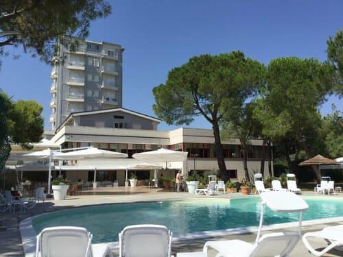 Внешний вид отеля Hotel Perrozzi