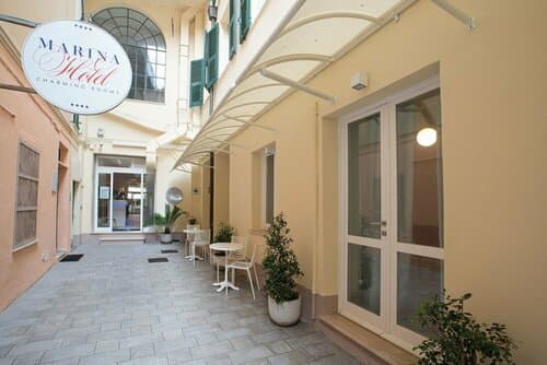 Внешний вид отеля Hotel Marina Charming Rooms