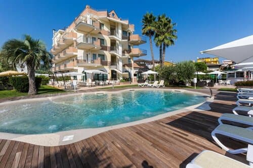 Внешний вид отеля Almaluna Hotel & Resort