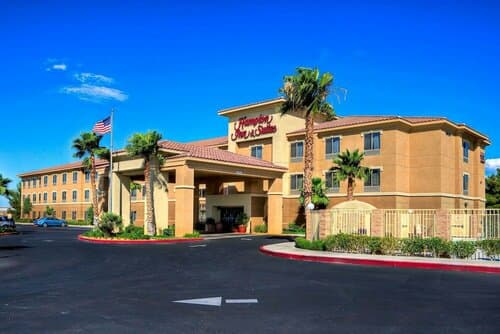 Внешний вид отеля Hampton Inn & Suites Palmdale в Палмдейле