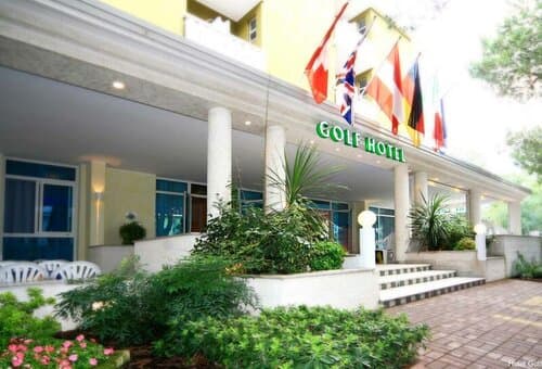 Внешний вид отеля Hotel Golf в Сан-Микеле-аль-Тальйаменто