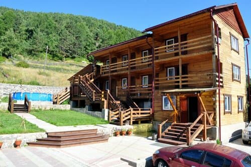 Внешний вид отеля Байкальские просторы в Листвянке