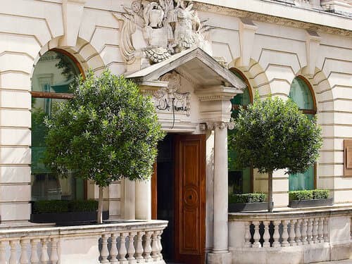Внешний вид отеля Sofitel London St James в Лондоне