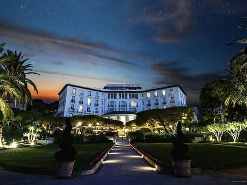 Внешний вид отеля Four Seasons Hotel