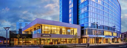 Внешний вид отеля 1 Hotel Toronto в Торонто