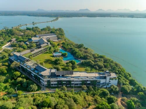 Внешний вид отеля DoubleTree by Hilton Weerawila Rajawarna Resort