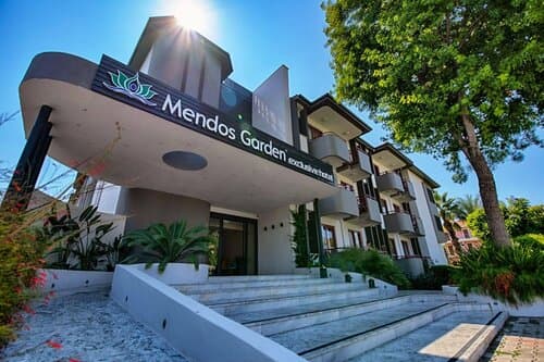 Внешний вид отеля Mendos Garden