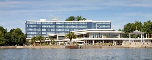 Внешний вид отеля Courtyard by Marriott Hannover Maschsee в Ганновере