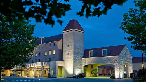 Внешний вид отеля Campanile Val de France