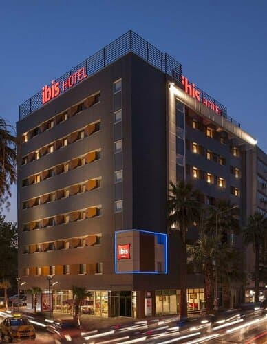 Внешний вид отеля Ibis Izmir Alsancak