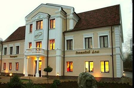 Внешний вид отеля Логер Хаус в Зеленоградске