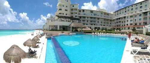 Внешний вид отеля Emporio Cancun в Канкуне