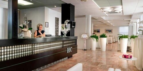 Внешний вид отеля Hotel Cristina Corona