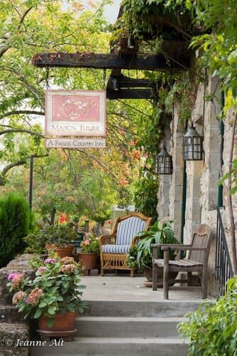 Внешний вид отеля Maison Fleurie, A Four Sisters Inn