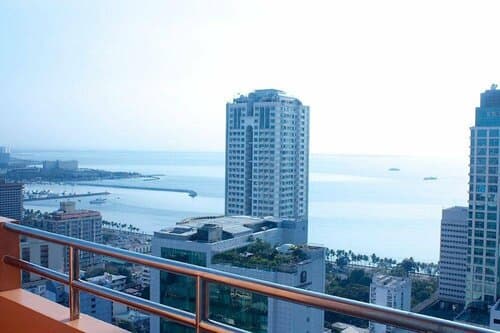 Внешний вид отеля Regency Grand Suites в Маниле